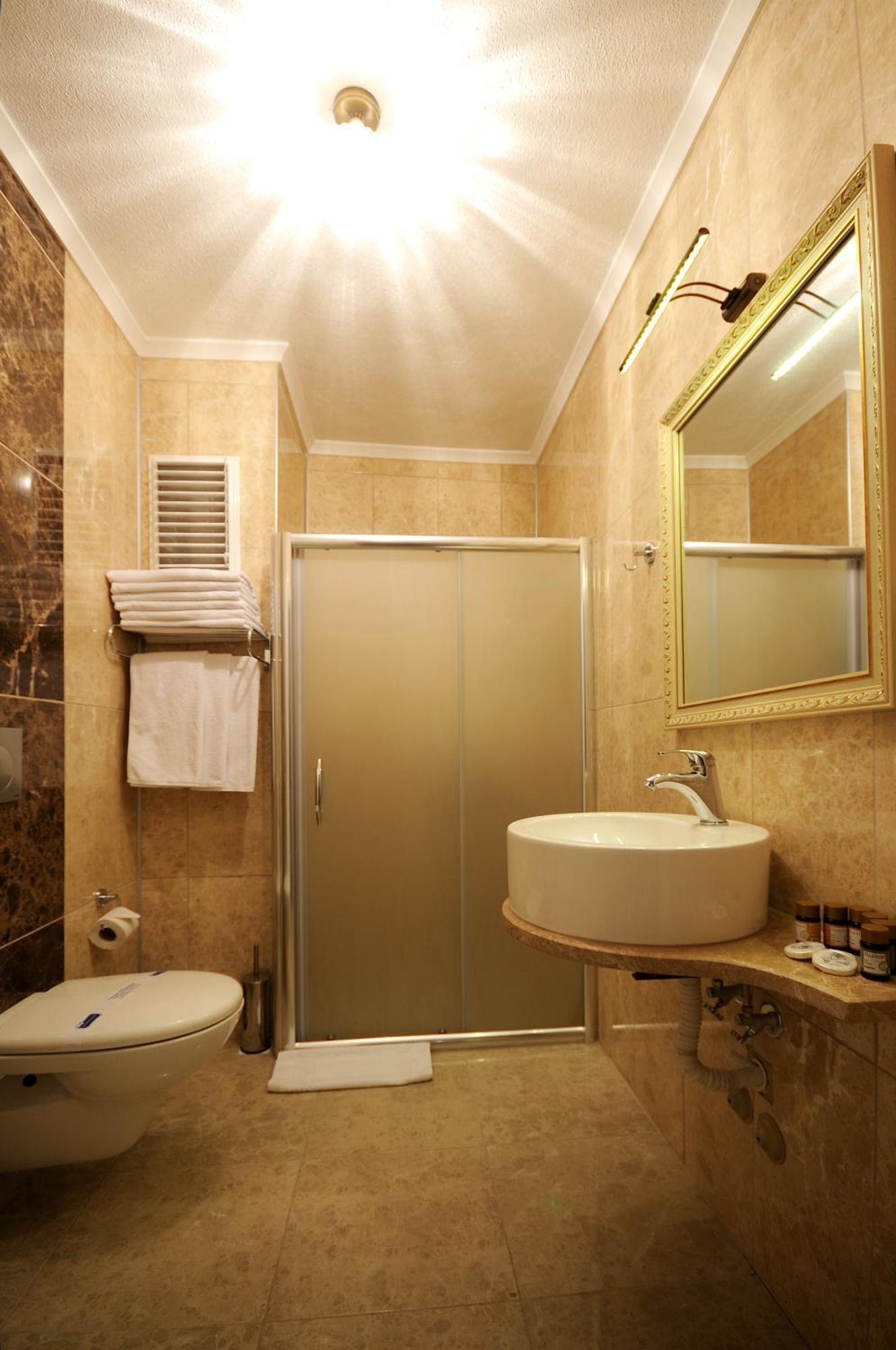 Edahan Hotel بيغا الغرفة الصورة